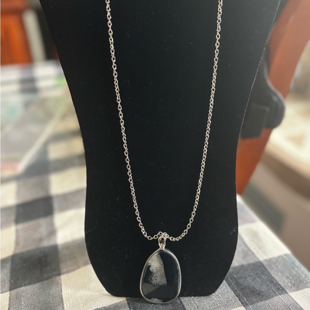 Stone and Silver Pendant Necklace Preloved
